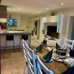 Olivewood Apartment, 6 People Appartement *