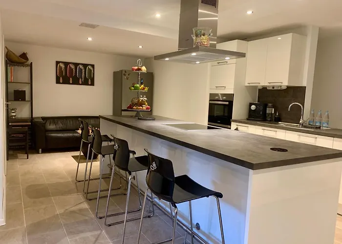 Olivewood Apartment, 6 People 부르그베델