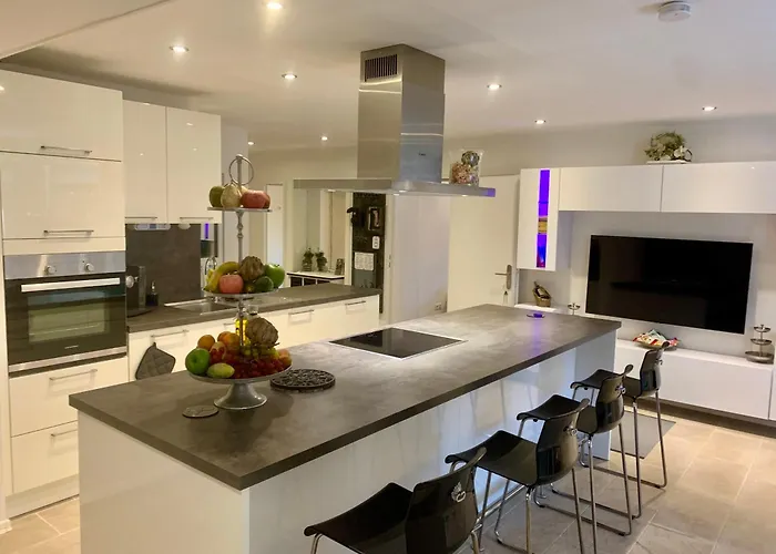 Olivewood Apartment, 6 People * 부르그베델